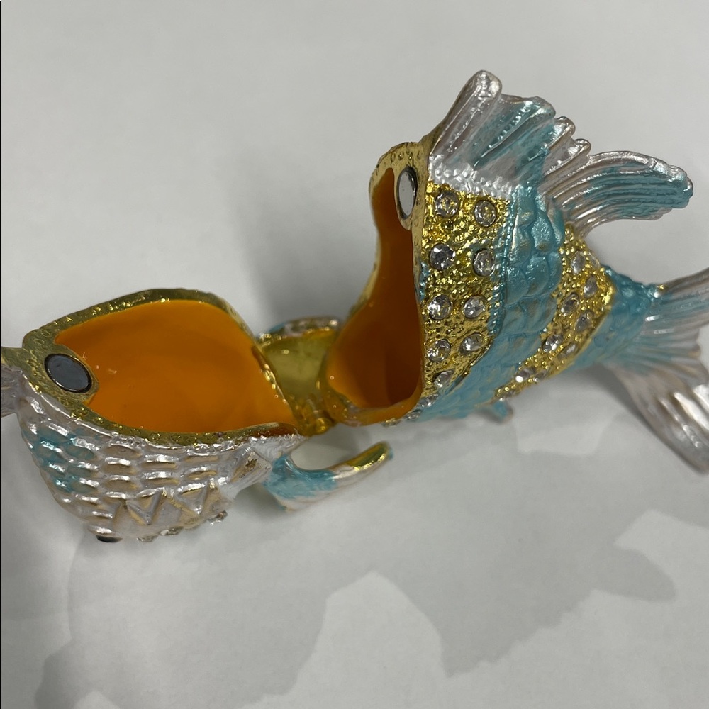 Tropical Fish Hinged Trinket Box Figurine Decorative Ring Jewelry Holder - Picture 6 of 10